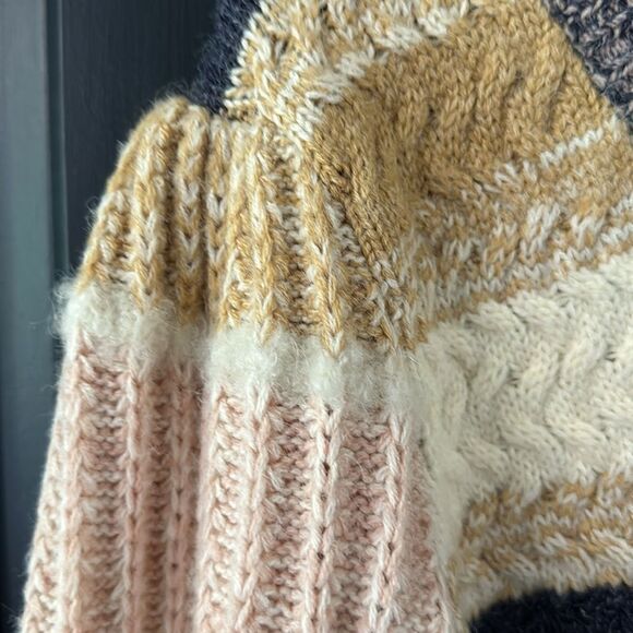 ANOTHER LOVE CLOTHING Raelynn Bell Sleeve Sweater Blue Tan Cream Size Medium - Picture 5 of 7